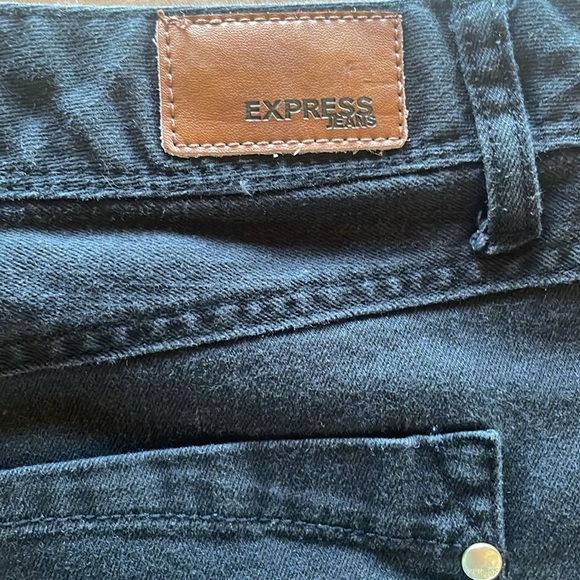 Express Black Denim Mini Skirt Stretch Raw Hem Classic 5-Pocket Mid Rise Size 8 - Picture 8 of 13